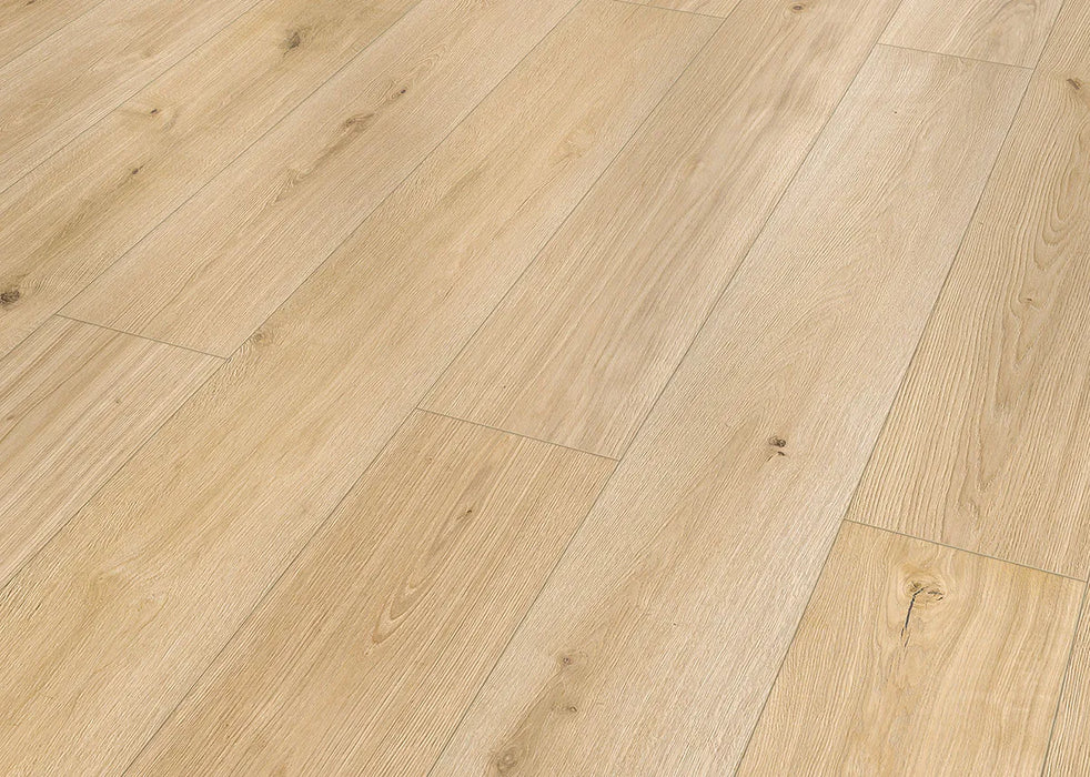 Canadian Standard Inhaus Elandura Gilmour 5mm waterproof rigid core vinyl flooring featuring light blonde wood-look grain with light tonal variation plank details closeup
