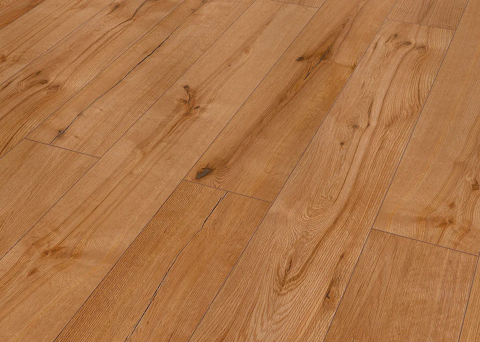 Canadian Standard Inhaus Elandura Umber 5mm waterproof rigid core vinyl flooring featuring medium russet wood-look grain with light tonal variation plank details closeup