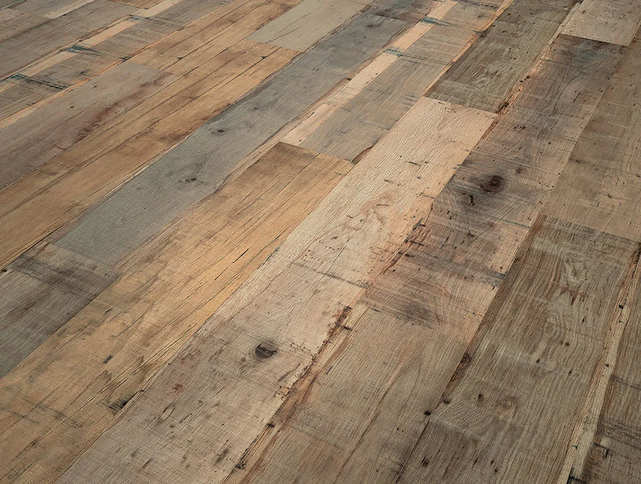 Canadian Standard SONO Eclipse Santa Fe flooring featuring 8-inch wide wood-look planks with realistic grain detail plank detail closeup