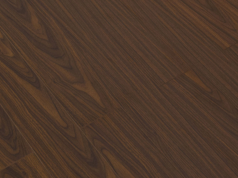 Toucan Hickory Classic 5.00" Water Resistant Matt / Hand Scraped laminate flooring detail closeup